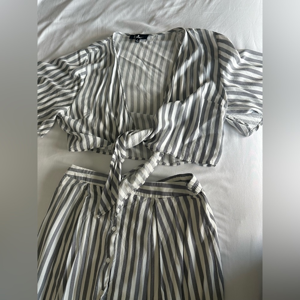 Two piece set - Picture 3 of 4